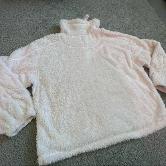 Fuzzy Sweatshirt from Free People with ¾ Zip | Medium - Picture 4 of 7